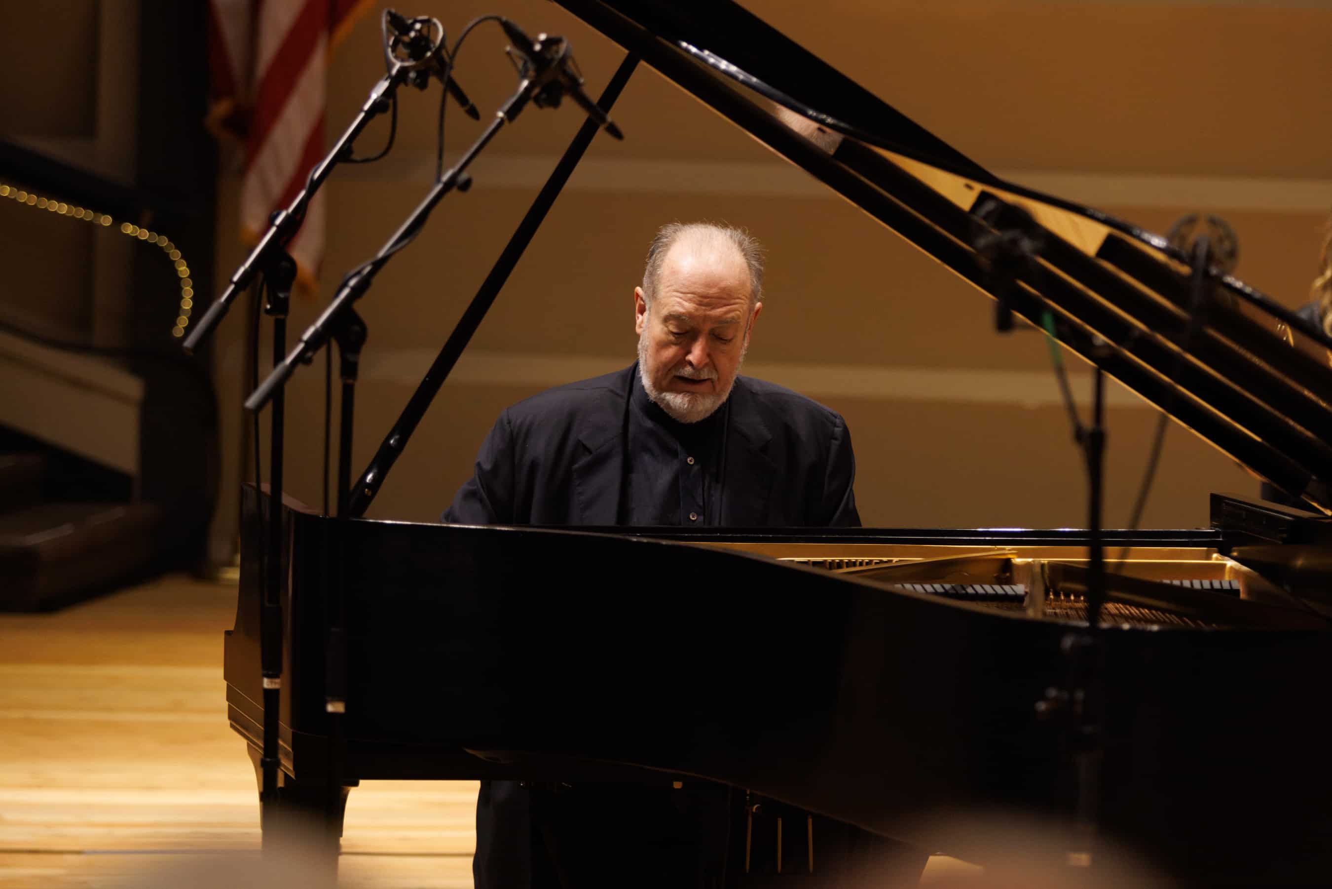 Garrick Ohlsson at the piano closeup